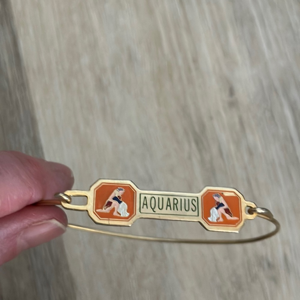 Vintage 70s Aquarius Zodiac Bangle Gold tone & Enamel Small Wrist ~ 6”